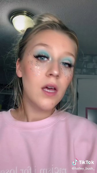 Alien Glitter Costume Ideas for Your Dog's #MyFinALLYMoment