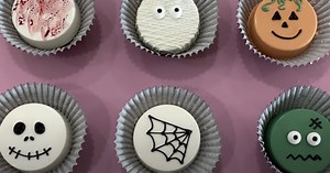 Cute Halloween Chocolate Covered Oreos