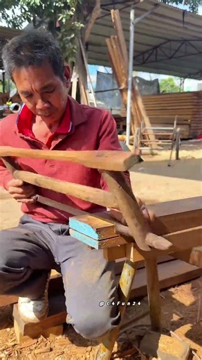 Precision Woodcutting Using a Traditional Handheld Frame Saw Outdoors