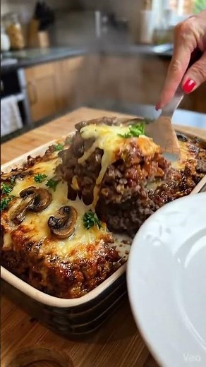 🍝 Cheesy Mushroom Lasagna 🔥 | Creamy Layered Comfort Food Recipe!