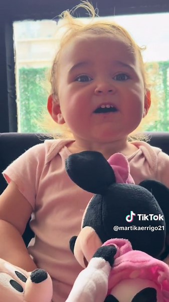 Vidéo amusante de bébé en plein action !