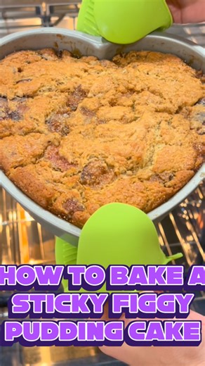 How to bake a sticky figgy pudding cake! This recipe is a Figsmas gift from me to you. Happy holidays! #figs #figgypudding #recipe #baking #happyholidays | The Figfluencer