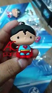 JUSTICE LEAGUE SUPERMAN KEYCHAIN