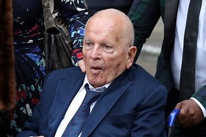 'Lord of the Rings' and 'Alien' star Ian Holm dies aged 88