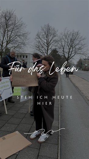 Jana Ens - Königstochter on Instagram: "Hallo mein Name ist Jana und ich stehe für das Leben ein. Ich bin Pro Life und gebe Babys eine Stimme, die nie eine Stimme bekommen haben. Wenn dich das interessiert folge mir gerne für mehr✨🙏 • • • • • • • • • • #prolife #babylove #abtreibung #abtreibungistkeinelösung #lebenswert"