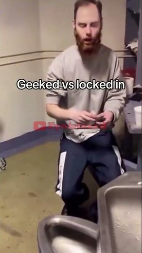 Geeked vs Locked in: a visualization