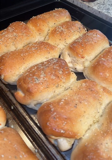 How to Make Delicious Pepperoni Rolls