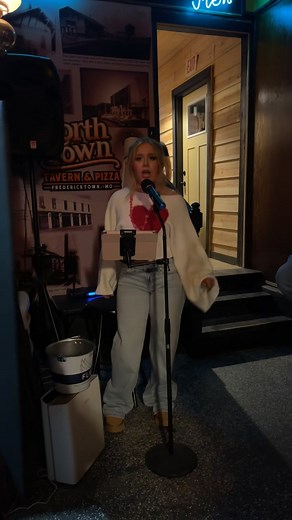 Chenoa Mae's Debut Night at Northown Tavern