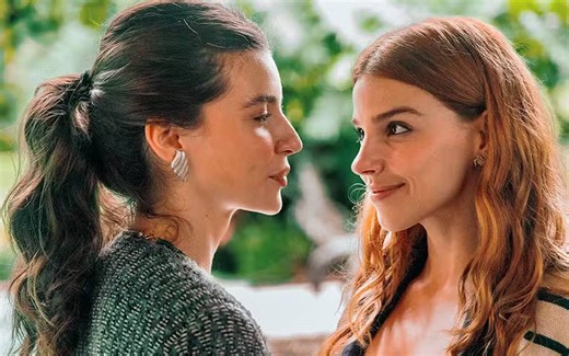 Cenas de amor de Lorena e Juquinha em Três Graças são absolutamente históricas