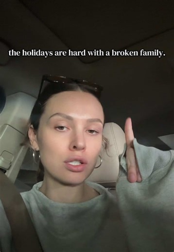 posting this for anyone with a complicated family history!!! 👯‍♀️⚡️👯 & guess what?? my visit went SO better than my anxiety told me it would. letting myself believe good things can happen. s/o family therapy. ♥️ #familyhealing #lifetok #brokenfamily #yaytherapy