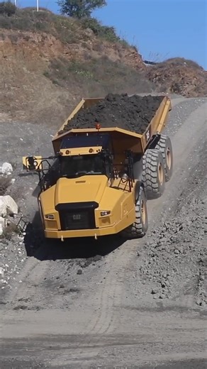 Cat ADT Excavator Trucks Heavy Equipment