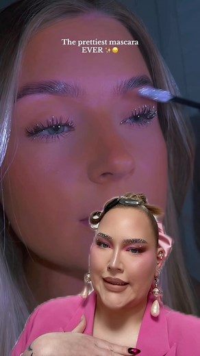 NikkieTutorials on Instagram: "trying the VIRAL glitter mascara by Maybelline… 🧐✨"