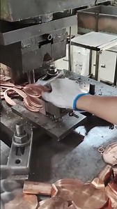 The bending stage of iron uses special tools to make forming easier