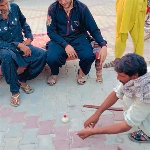 5.2M views · 75K reactions | Banda fankaar ay Per gal sari hath di safai di ay珞 | Azhar Lifestyle Vloger | Facebook