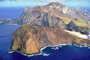 Trindade e Martim Vaz - História, Naufrágios, Geografia, Flora e Fauna