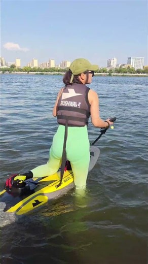 RUSH WAVE ,You can surf sitting down#rushwave #Surfing #surfboard #electricsurfboard