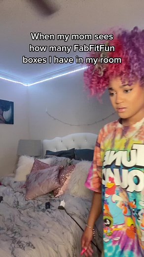 FabFitFun Sling Bag Review: My Addiction to FabFitFun Boxes