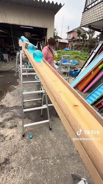 Exciting Marble Run Race in the United Kingdom