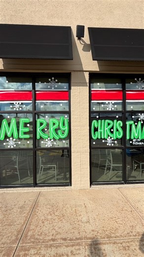 Laura Thompson on Instagram: "Let’s talk lettering, because we’ve all had that moment where the words just aren’t wording. If your letters ever feel stiff or uneven, this is my go-to method: wiggle and pull. Here’s how it works 👇 • Use a brush that can hold a lot of paint (I love this one for lettering) @zibrapainting Link in Bio • Wiggle the brush slightly, then pull • The wiggle spreads the bristles so your line stays thick and consistent • Keep practicing, consistency comes with repetition I