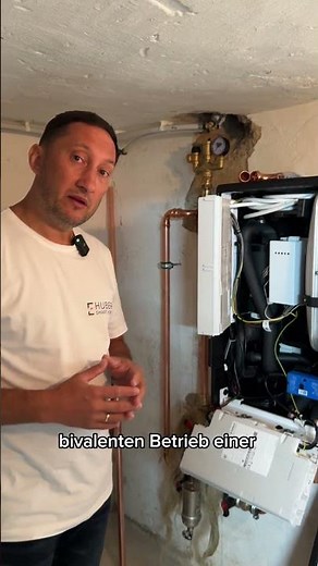 Unser Chef zeigt: die Inneneinheit einer Wärmepumpe! Hast du dir das so vorgestellt?