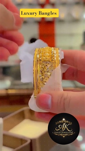 Luxury Gold Bangles #goldjewelry #gold #arabicgold #jewellery #dubaijewelry #trending