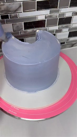 11K views · 10 comments | Decorate this moon and sun cake with me. First time doing a moon cake and I had so much fun  I love it cause is unique <3 #mooncake #moonandsuncake #cake #cakedecorating #cakedecorator #cakesofinstagram #miamicustomcakes #miamicakes #xtsweets_ #fypシ #explorepage #sweets #smallbusiness #miamifoodie #cakelovers #cakeinspiration #themecakes | Xtsweets_ | Facebook