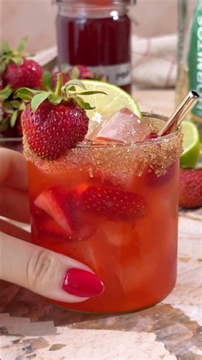 Easy Strawberry Margarita with homemade strawberry syrup!🍓 #margaritas