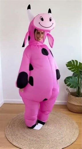 “Pink Inflatable Cow Costume — Funniest Viral Halloween Outfit of 20245🐄💗🎃”