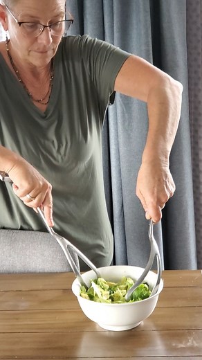 The proper application of Piper forceps with Kristine Lauria of Médecins Sans Frontières. @globalmidwife64 #reteachbreech #breech #vaginalbreech #breechdelivery #piperforceps | Breech Without Borders