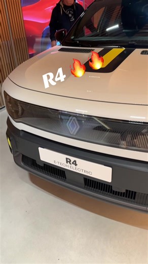 #r4 #renault #2026 @Momo