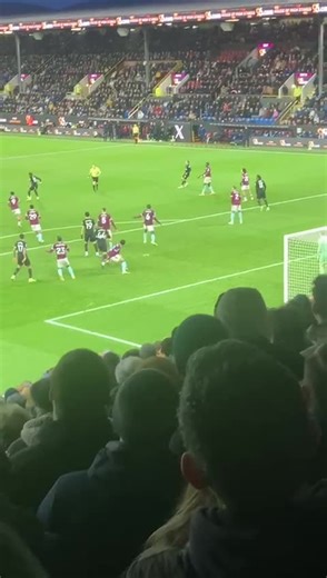 Romero's Stunning Equalizer in Burnley vs. Tottenham 2-2