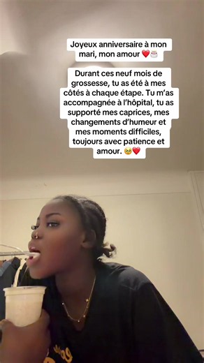 Joyeux anniversaire à mon mari, mon amour ❤️🎂 Durant ces neuf mois de grossesse, tu as été à mes côtés à chaque étape. Tu m’as accompagnée à l’hôpital, tu as supporté mes caprices, mes changements d’humeur et mes moments difficiles, toujours avec patience et amour. 🥹❤️ Je sais que ce n’est pas toujours facile, mais tu as toujours été là pour moi, et je ne pourrai jamais assez te remercier pour tout ça. Aujourd’hui, c’est ton jour, et je veux simplement te dire que je t’aime énormément. Merci d