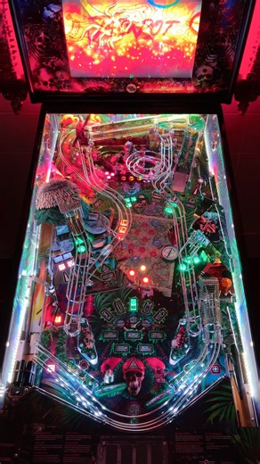 GAME CODE 0.98 HAS ARRIVED !!!! Remember that we promised you a relentless stream of updates all the way to the final sell date of Predator on March 31? Well, here’s the first new update! Say knock knock to game code 0.98 !!! Update now and fire up a blistering 4-ball Mini Wizard Multiball, chain Multi-Way Combos like a one-man army, crank your Shaker Motor to eleven and dive into the new Predator game mode menu. The all new mini wizard mode "Jungle Mayhem" is in the 0.98 update, and it’s the ki