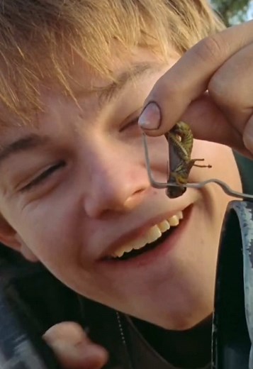 One of Leonardo’s first movies #leonardodicaprio #moviescene | whats eating gilbert grape