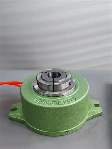 Dereu Pneumatic Chuck: Versatile Collet Solution