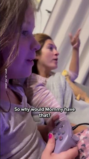 Little Girl Tells Her Mum She Has A Cameltoe 😂