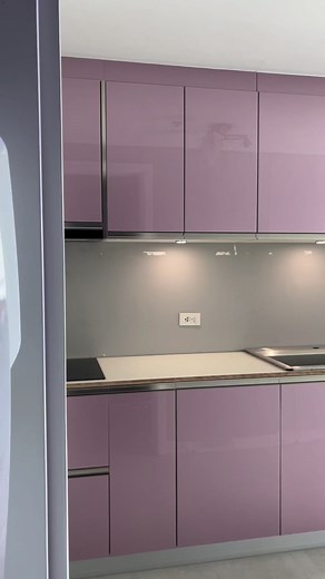 Inspired by the color of the year Viva Magenta, this pink kitchen design will surely lead the interior trend this 2023!@magnetkitchensuuk states that “Pink creates warm, fun and cheerful feel,” it is an inviting color that sets the mood in your home. This kitchen in Pasig City gives a joyous vibe to anyone who will visit it! It uses a coated glass, giving an opaque appearance and premium finish to the whole kitchen ✨ What do you think about #PinkKitchens?#IdealHomePH #IdealHome #IdealHomeDesignI