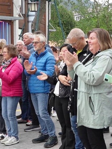 4.1K reactions · 11 comments | What's one thing that can bring people closer together?樂 Our answer is — #music! A group of visitors from #Bocholt, #Germany, were wowed by a music flash mob at the Huishan Ancient Town in #Wuxi on Oct 21. Click to see their reactions! #MusicCityWuxi Stadt Bocholt | Wuxi, China | Facebook