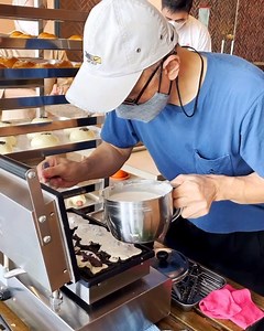 135K views · 1.5K reactions | This new bakery in PJ helmed by a Japanese couple has freshly handmade Daifuku Mochi, Taiyaki & more   Available for takeaway & delivery Old Hands Cafe, PJ [pork & alcohol-free] | KL Foodie | Facebook