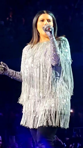 Laura Pausini regresa este 24 de abril a Ecuador 🇪🇨 Estas listo para cantar junto a ella? Compra ya tus entradas, en todos los TicketShow de Quito, Guayaquil y Cuenca. | QUITO SHOWS