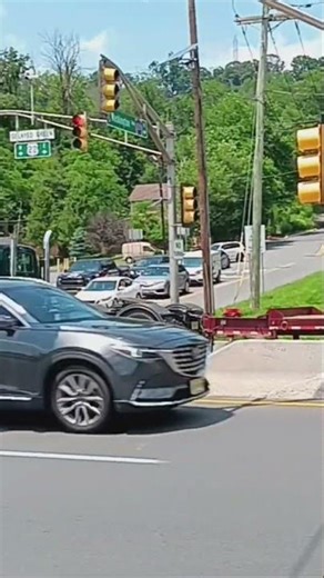 The Mack RD688S Returns With A Nice Driver & Jake's! #mack #semitruck #jakebrake #hornshow #shorts