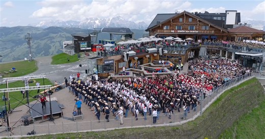 128K views · 1.3K reactions | Line Dance AlpFestival 2024 - Highlights Day 3 NEW WORLD RECORD for the 'Highest Country & Western Line Dance Workshop' on the Schmitten in Zell am See – what an incredible achievement!! 鸞 The evening was capped off with fantastic live music by Tom Rascal and the Lakeland Cowboys   See you tomorrow on the last and final day of the Line Dance AlpFestival! ⛰️ | Zell am See-Kaprun | Facebook