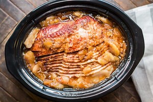 Slow Cooker Apple and Clove Ham