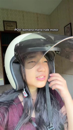 Keratin Spray untuk Pengendara Motor: Atasi Rambut Kusut dan Kering