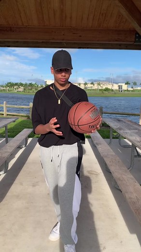 The whole Rodriguez fam🥰✨💫 @rafirod__ @katttrod ft. (Dad, Jacob, & Janessa) ❤️