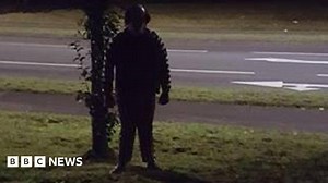 'Creepy clown' police warnings as craze spreads