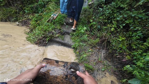 Record of a Man Leads Flood Rescue Effort in First-Person Perspective