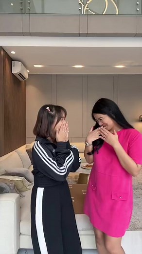 1.8M views · 10K reactions | ITU NYENGGOLNYA GAK BENERAN YA PLISS NETIZEN INI CUMAN KONTEN #thoriq #atahalilintar #thoriqfuji #fuji #fujian #fujiantiutami #fujiviral #fujiasnawi | Fujiian Kreator | Facebook