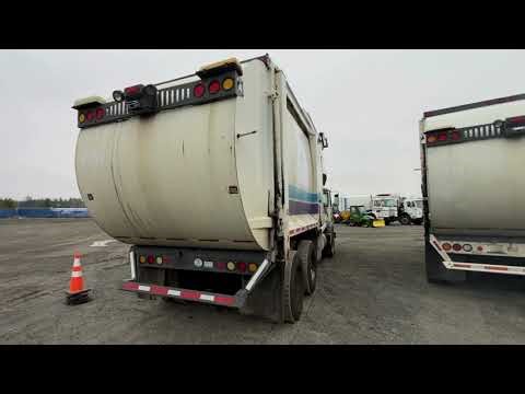 2010 Autocar Xpeditor T/A Garbage Truck