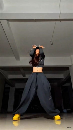 money pull up || #shorts #dance #trending #jaqnv_jon